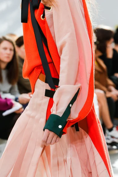 Look 14